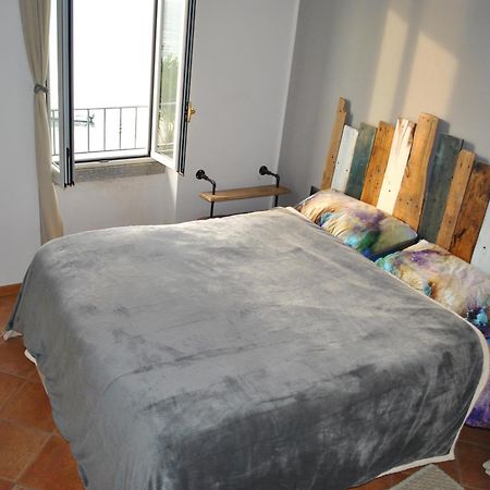 White Garden - Apartment With Access To The Lake Lierna Exteriör bild