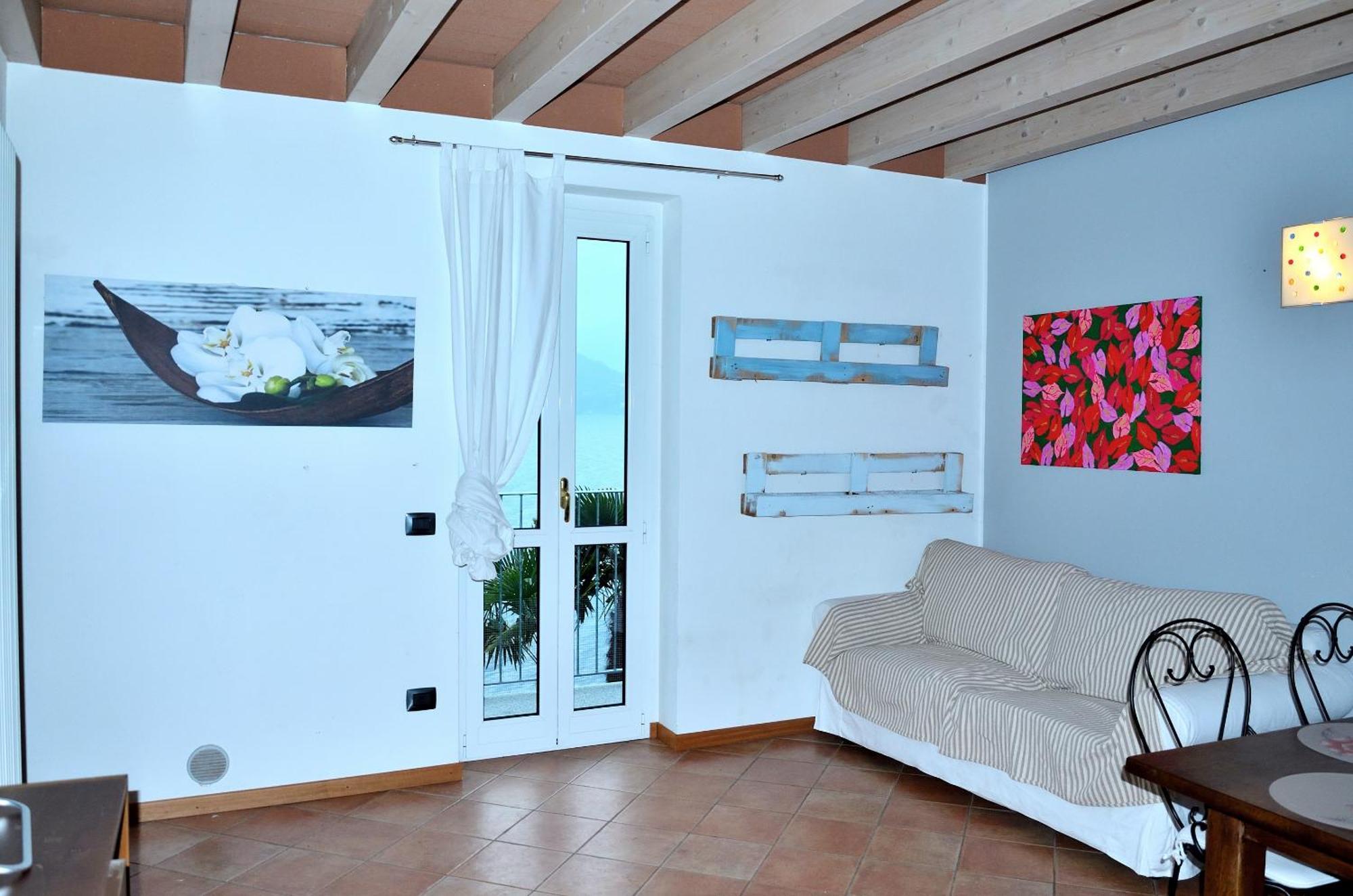 White Garden - Apartment With Access To The Lake Lierna Exteriör bild